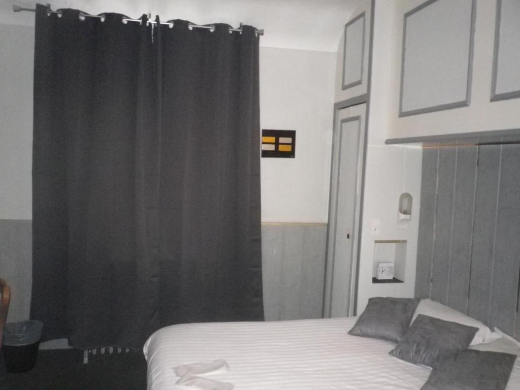 Hotel Ermitage Du Moulin Labotte Haybes Ruang foto