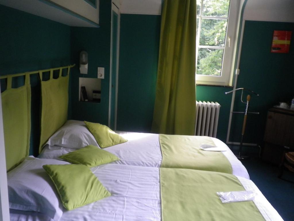 Hotel Ermitage Du Moulin Labotte Haybes Ruang foto