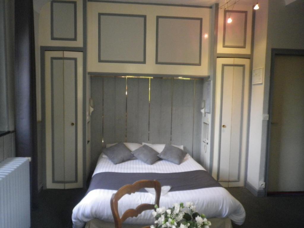 Hotel Ermitage Du Moulin Labotte Haybes Ruang foto