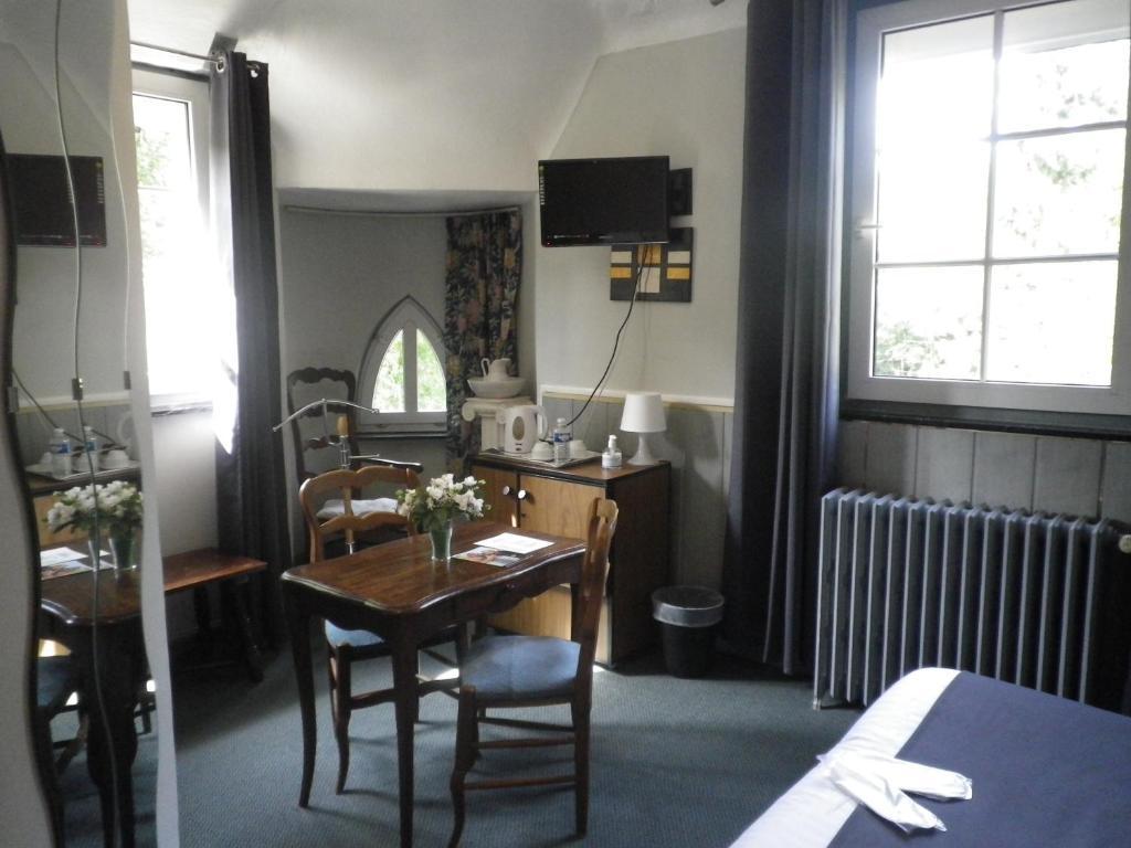 Hotel Ermitage Du Moulin Labotte Haybes Ruang foto