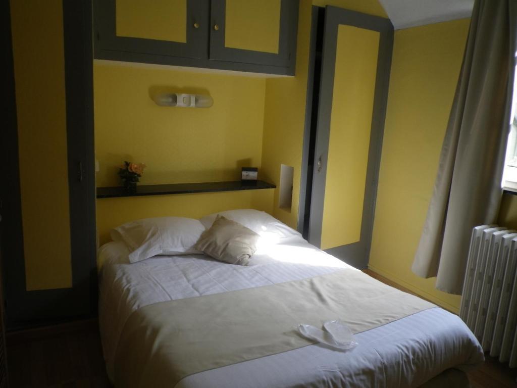 Hotel Ermitage Du Moulin Labotte Haybes Ruang foto